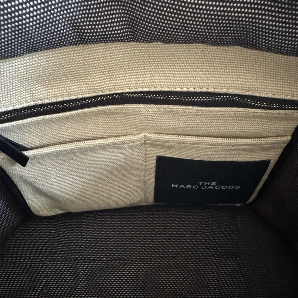 Marc Jacobs THE JACQUARD
LARGE TOTE BAG - Picture 9 of 10